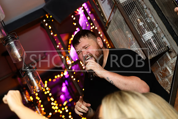 SHOT_BY_ROB-2700