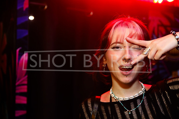 SHOT_BY_ROB-1041