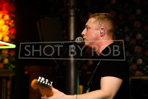 SHOT_BY_ROB-1275