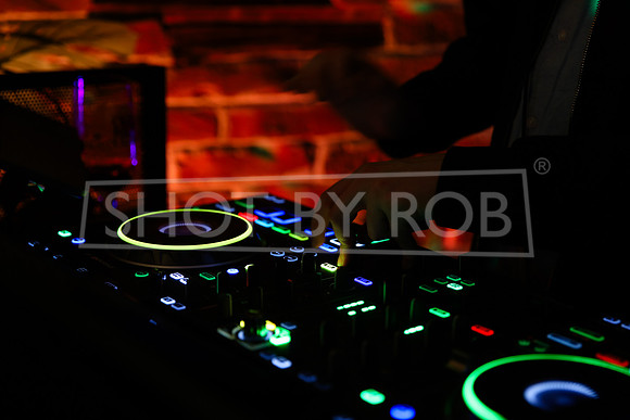 SHOT_BY_ROB-9342