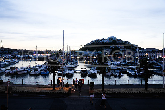 SHOT_BY_ROB-4742
