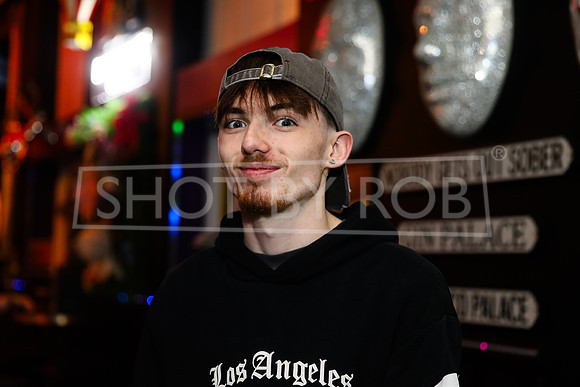 SHOT_BY_ROB-1644