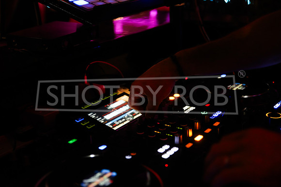 SHOT_BY_ROB-1008