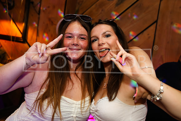 SHOT_BY_ROB-1574