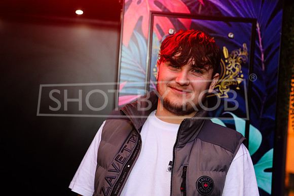 SHOT_BY_ROB-7728