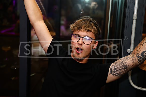 SHOT_BY_ROB-1260