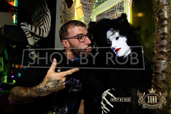 SHOT_BY_ROB-7892