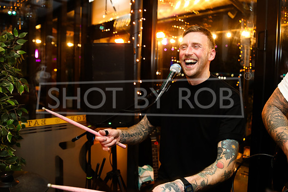 SHOT_BY_ROB-4347