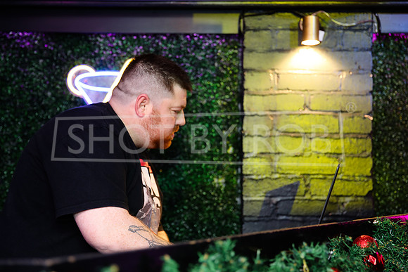 SHOT_BY_ROB-3484